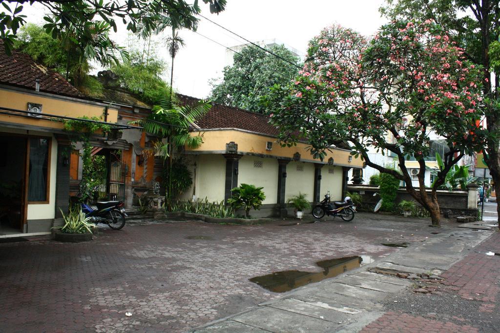 ماتارام Hotel Ratih المظهر الخارجي الصورة